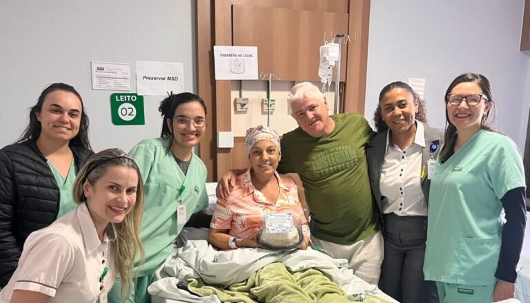 Casal celebra 42 anos de casamento dentro de hospital em Tubarão