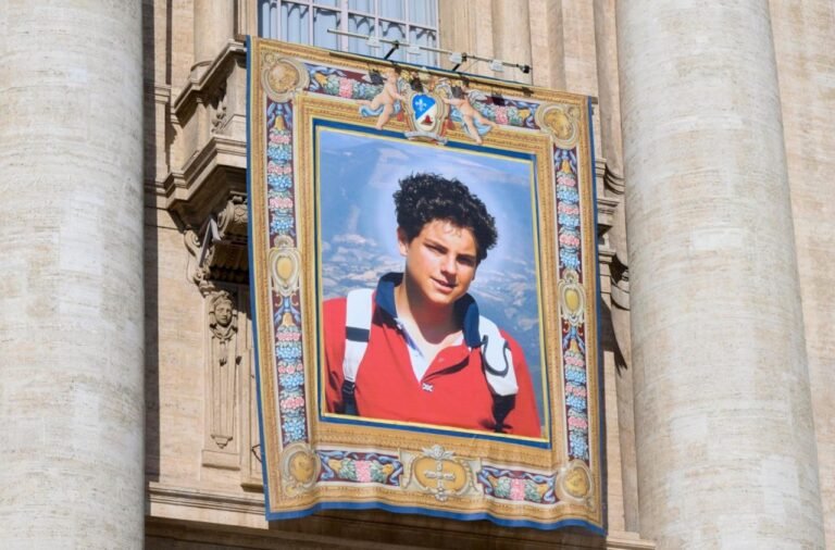 Carlo Acutis é canonizado e se torna o primeiro santo millennial