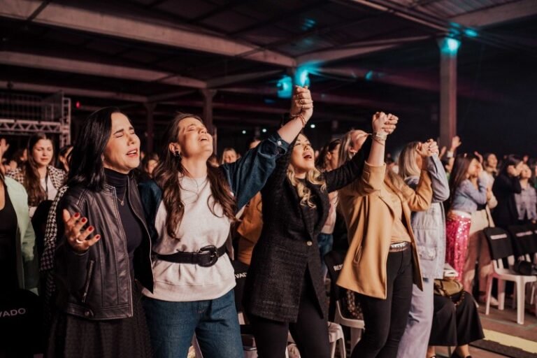 Conferência de Mulheres da Abba Pai Church deve reunir 11 mil participantes em Criciúma