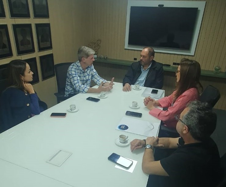 Nova gestão da Unisul é apresentada em reunião com a ACIT em Tubarão