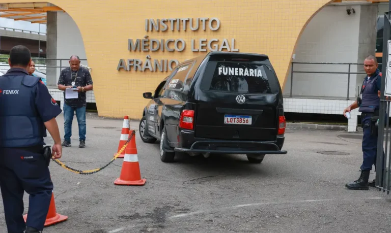 IML libera 89 corpos de mortos na operação Contenção no Rio