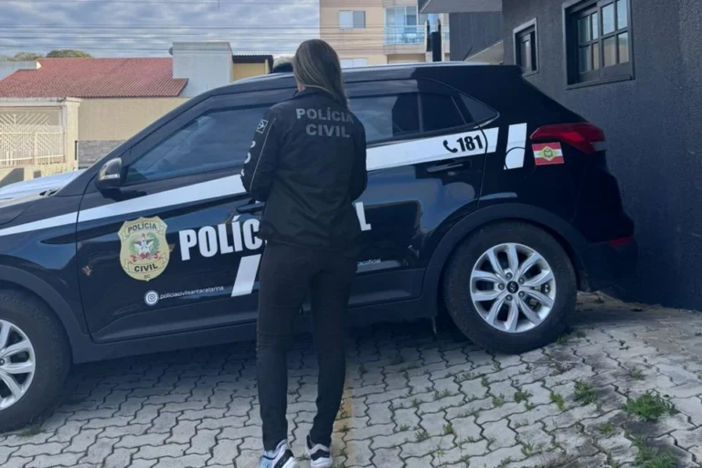 Polícia Civil deflagra operação contra pornografia infantil em Araranguá