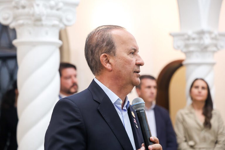 Jorginho Mello sanciona mudanças nos programas Universidade Gratuita