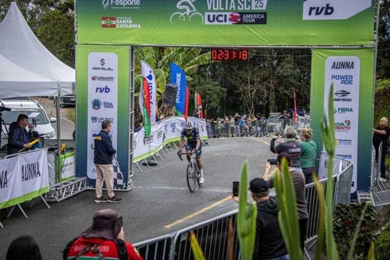 Cainã Oliveira vence etapa 4 da Volta Ciclística de SC