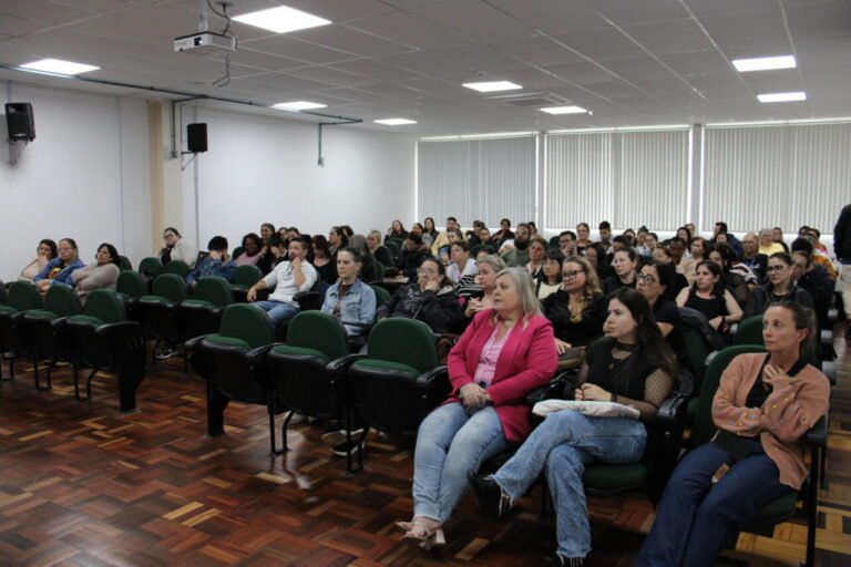 Laguna celebra Dia do Agente Comunitário de Saúde com palestra sobre bem-estar