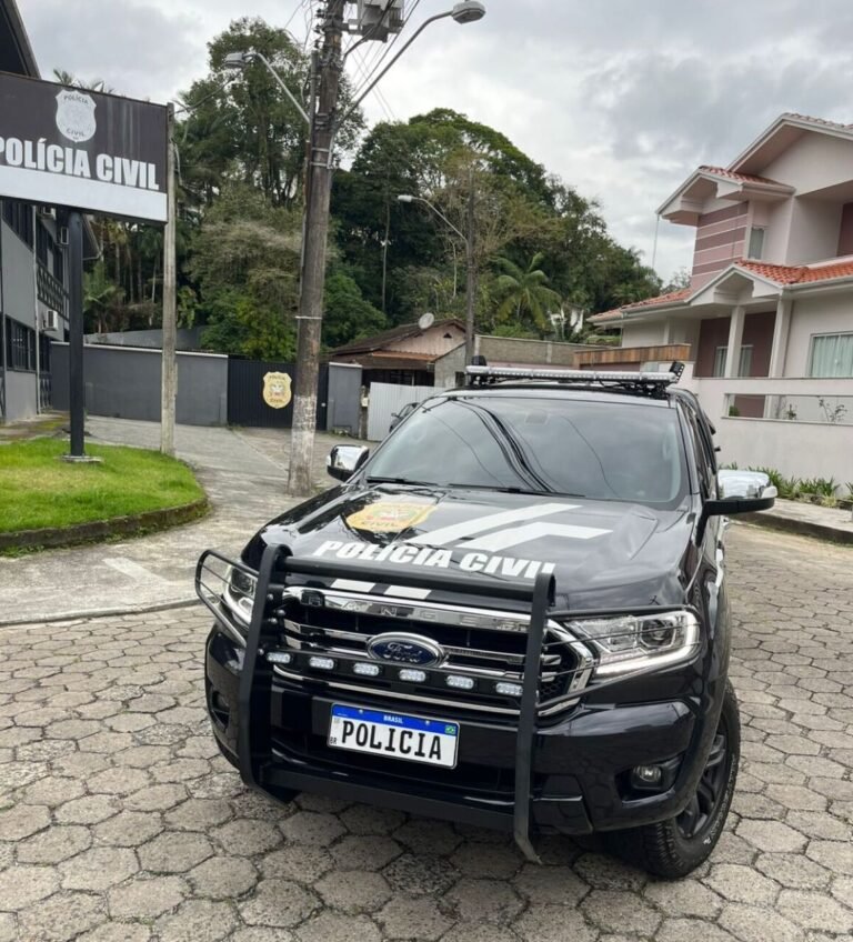Polícia Civil cumpre mandados em operação contra fraudes em cartões de crédito em SC
