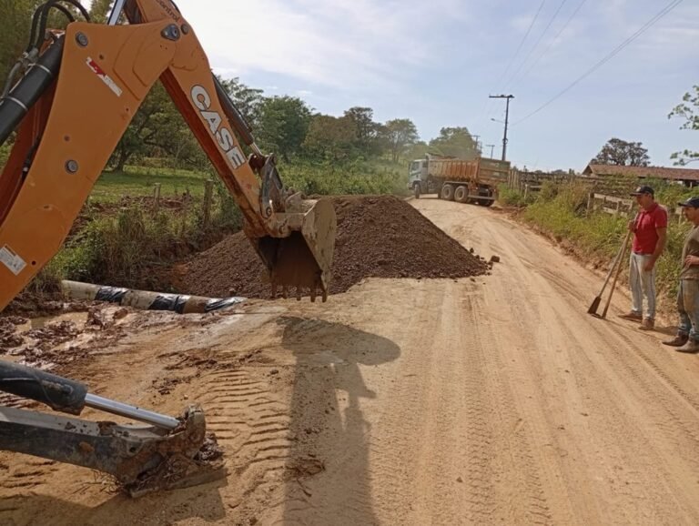 Estrada da Várzea das Canoas recebe manutenção e melhorias nesta semana