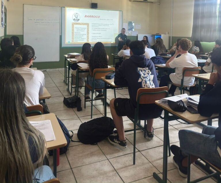 Escola Henrique Fontes realiza aulões preparatórios para o Enem em outubro
