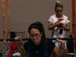 a atleta Josiane Ezequiel, de 34 anos, brilhou no Campeonato Mundial de Powerlifting GPC 2025