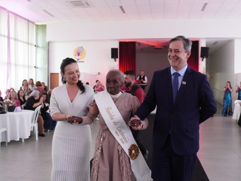 Criciúma coroa Benta Bitencourt de Assis como Rainha do Centenário