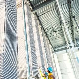 Expansão da IA pelas grandes empresas de tecnologia cria escassez de créditos de carbono