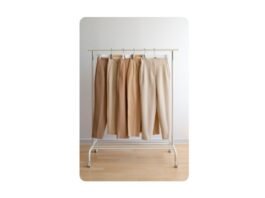 Escolher a calça reta feminina ideal para cada tipo de corpo exige atenção a detalhes como altura da cintura, tecido, comprimento e proporções gerais da silhueta