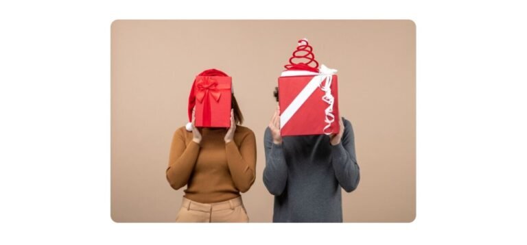 A troca de presentes no amigo secreto é uma tradição que se mantém viva em empresas, grupos de amigos e famílias