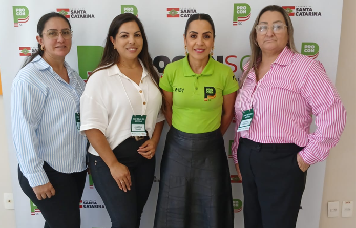 Fiscais do PROCON de Tubarão participam de capacitação sobre falsificação de produtos em Florianópolis