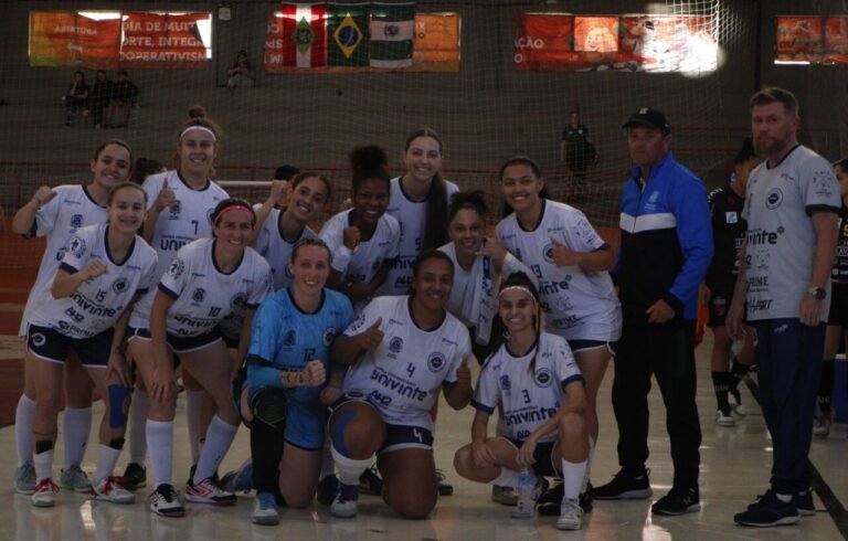 Futsal feminino de Tubarão vence na estreia dos Jasc 2025 com goleada sobre Seara