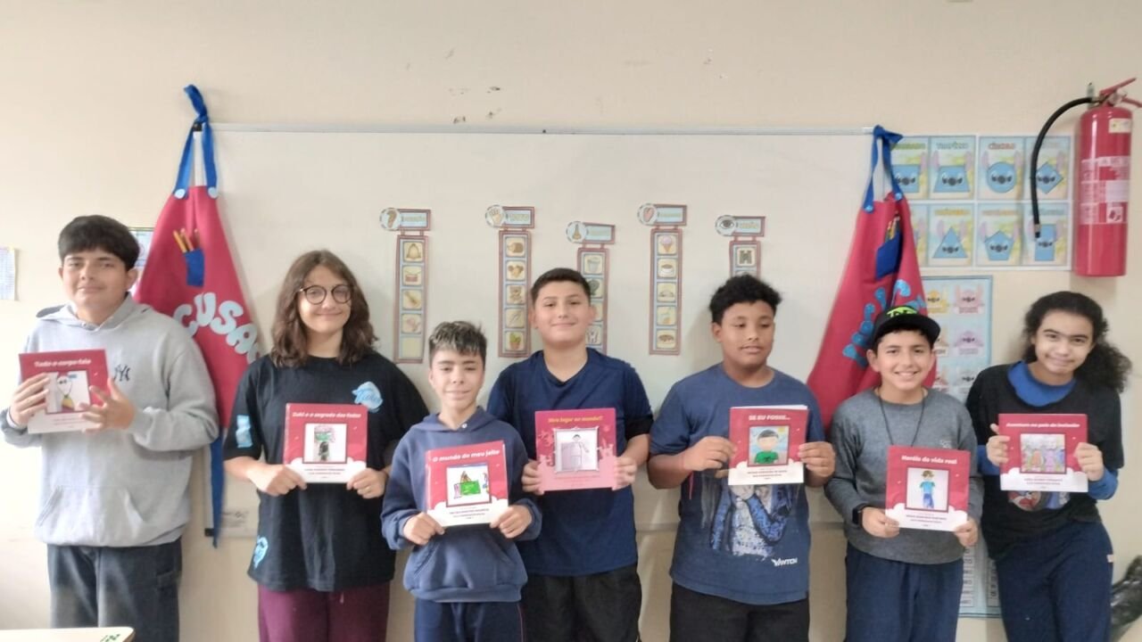 Projeto “Autores da Inclusão” transforma alunos em escritores em Laguna