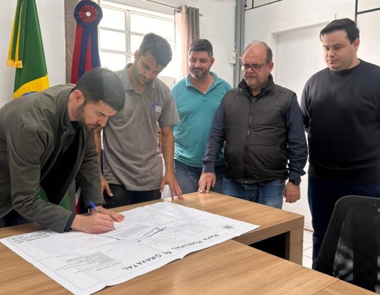 Gravatal autoriza instalação de 15 novos pontos de ônibus e amplia estrutura do transporte público