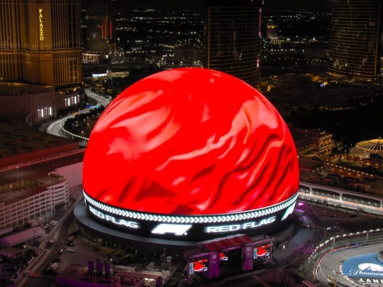 Norris lidera TL2 marcado por bandeira vermelha no GP de Las Vegas