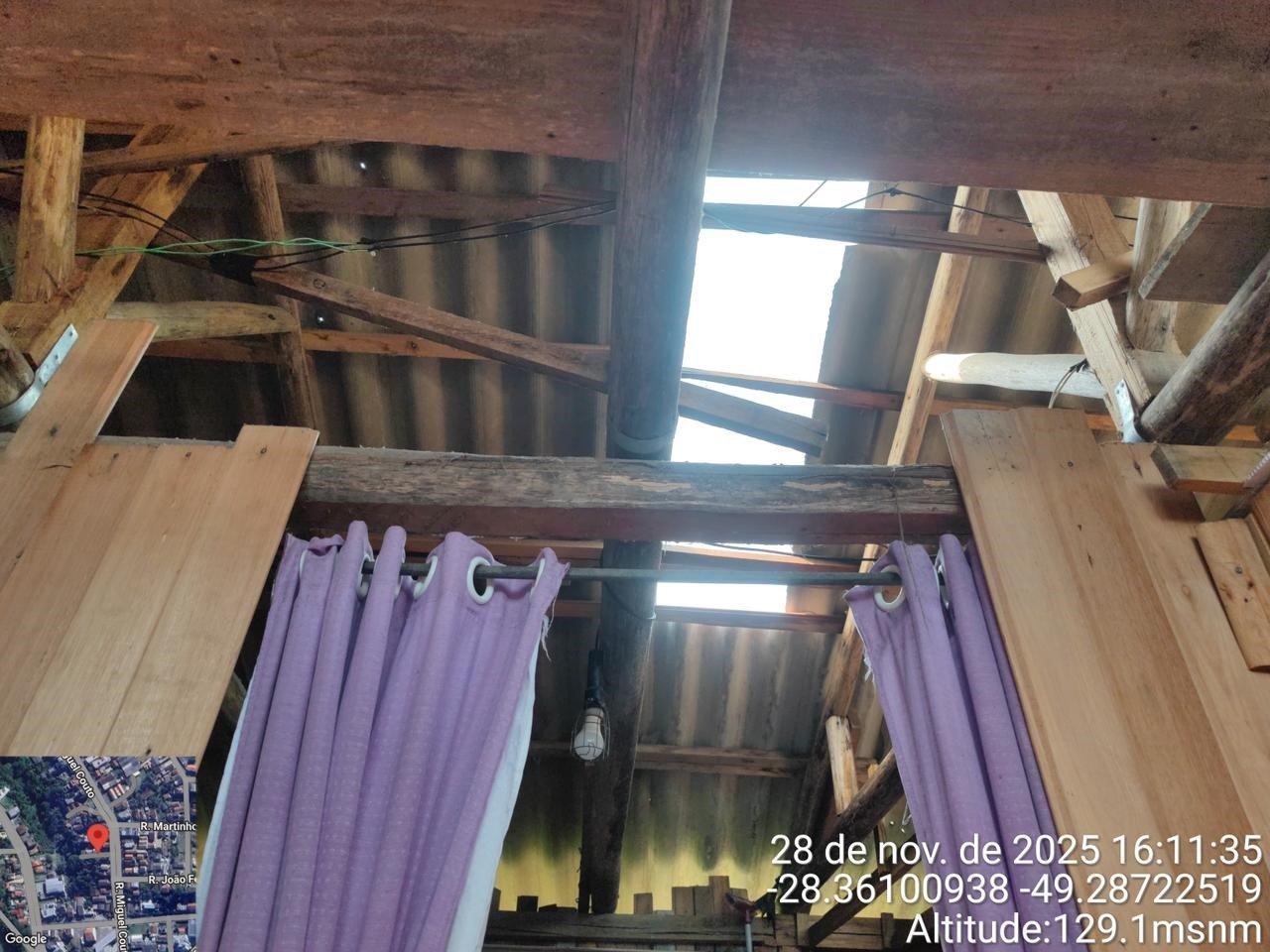 Vendaval causa danos e suspende aulas em Orleans