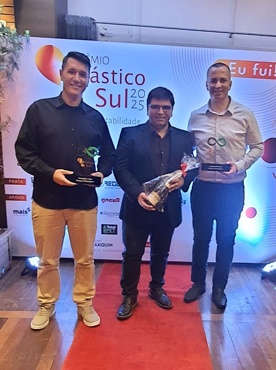 Canguru Embalagens conquista prêmios no setor