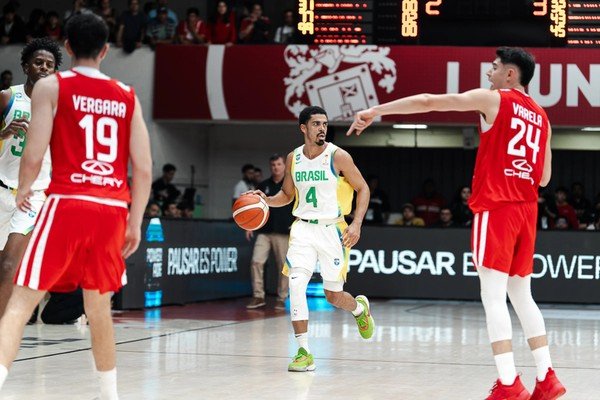 Brasil estreia com vitória sobre o Chile nas Eliminatórias da Copa do Mundo de Basquete
