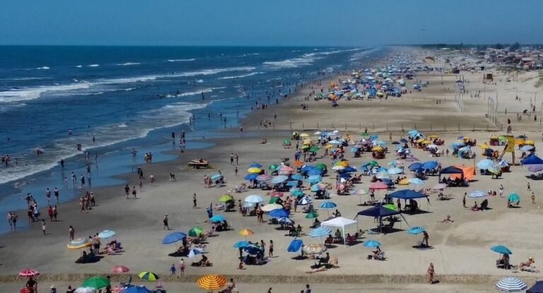 Arroio do Silva anuncia programação de verão com shows nacionais para celebrar 30 anos do município