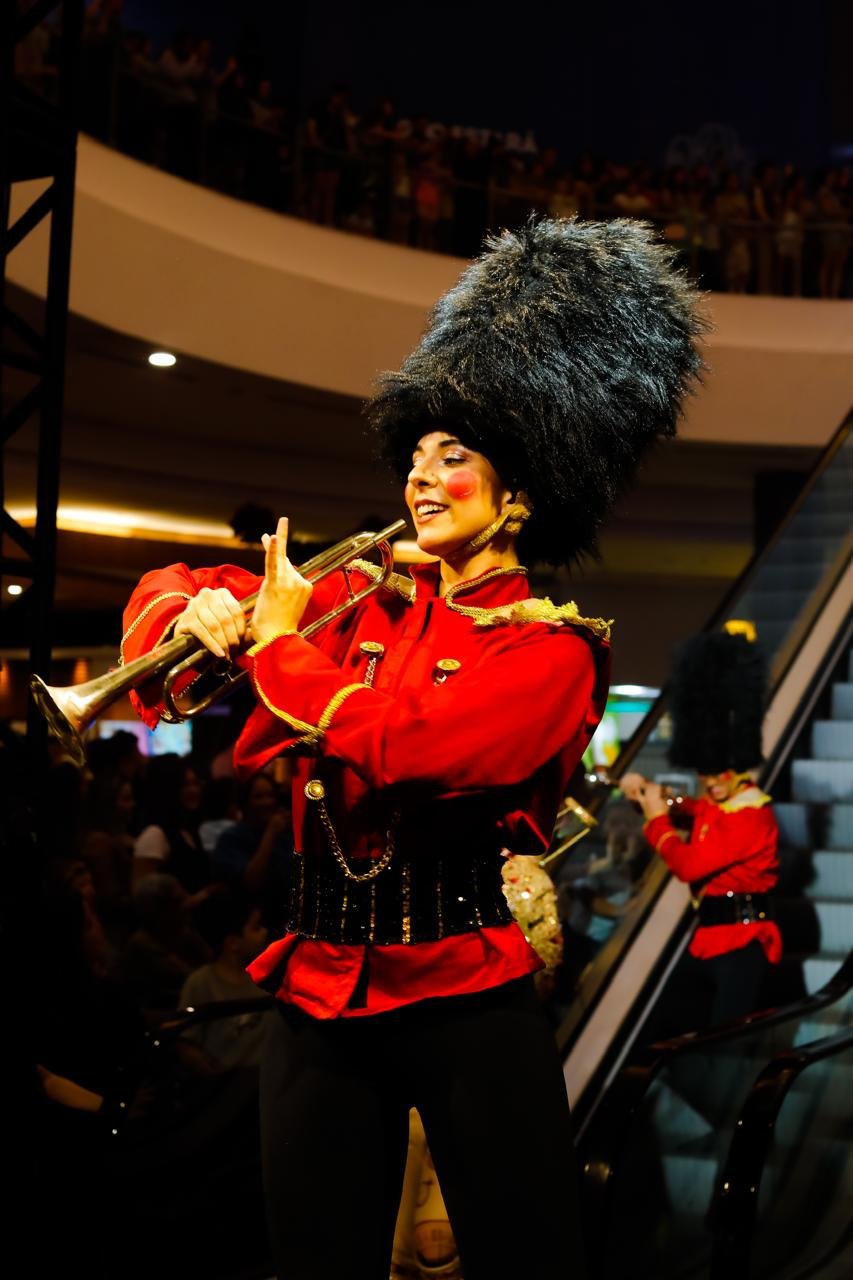 Papai Noel chega de helicóptero no Nações Shopping neste domingo