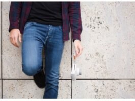 Aprenda a coordenar o jeans masculino com elegância, escolhendo o corte, a lavagem e as combinações certas para um visual moderno e sofisticado.