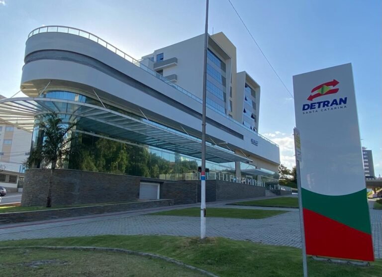 Pelo Estado – TCE/SC constata série de irregularidades no Detran catarinense