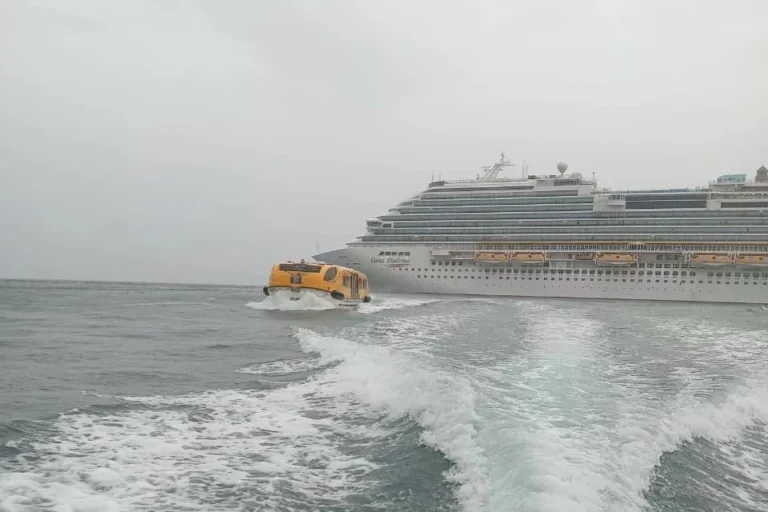 Passageira com suspeita de meningite é resgatada de cruzeiro em Laguna