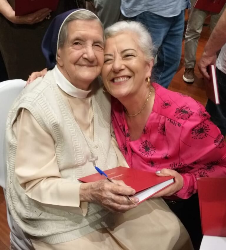 Nos Trilhos da Emoção: Memórias que Abençoam Sete Décadas 