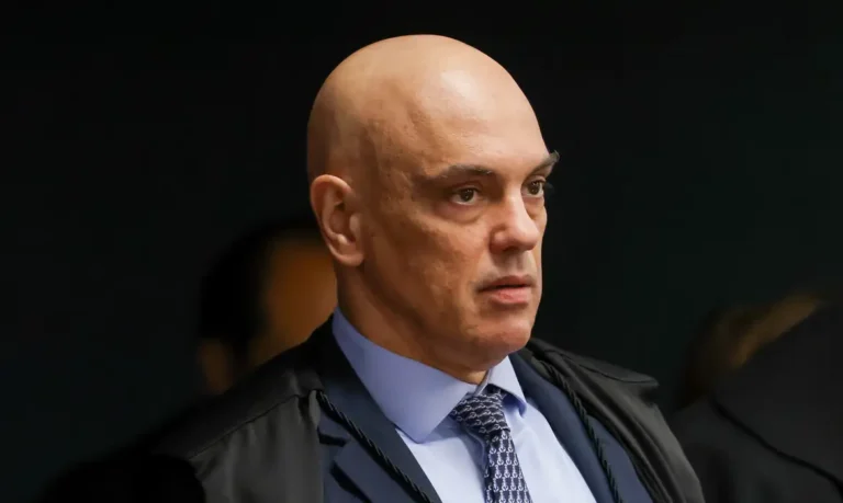 Moraes nega recurso de Bolsonaro contra condenação por trama golpista