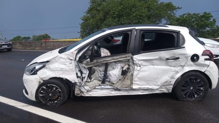 Carro na contramão provoca sequência de colisões na BR-101 e deixa idoso morto em SC