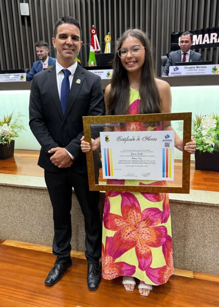 Araranguá homenageia atleta Betina Travi com Moção de Aplausos após título brasileiro de beach tennis