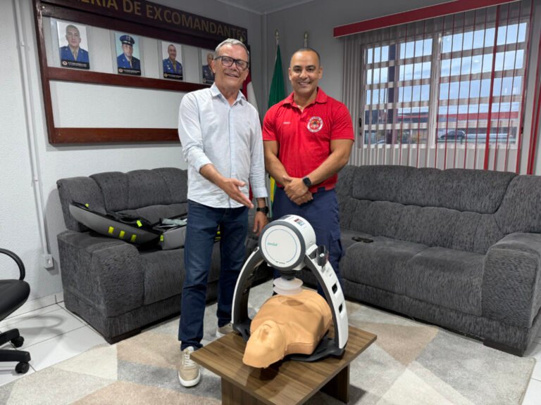 Capivari de Baixo entrega compressor torácico que reforça atendimentos dos Bombeiros