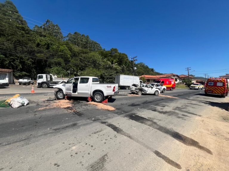 Acidente com quatro veículos é registrado na SC-370, em Gravatal