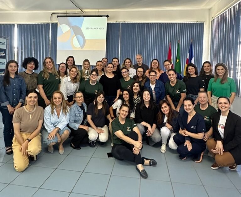 NEPShu encerra 2025 com encontro de desenvolvimento para gestores em Araranguá