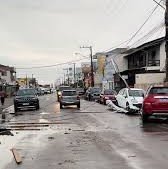 Fortes rajadas de vento causam estragos em Laguna