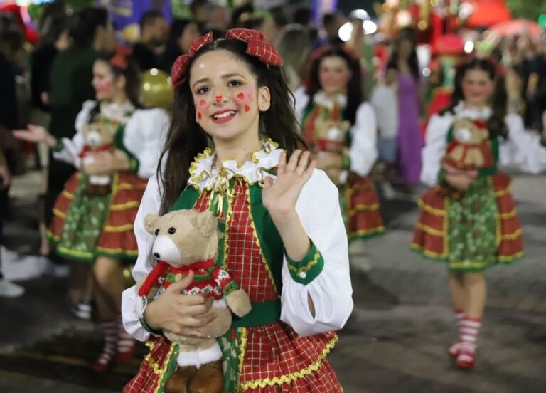 Natal do Centenário reúne mais de 20 mil pessoas na abertura oficial em Criciúma