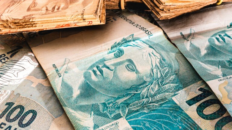 Mega da Virada: o que dá para fazer com R$ 1 bilhão