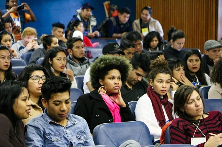 Pelo Estado – Sancionada lei que põe fim às cotas raciais nas universidades do Estado 