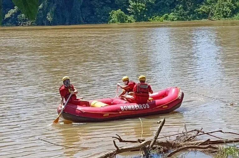 Corpo de homem é encontrado no Rio Tubarão, perto da Ponte do Exército