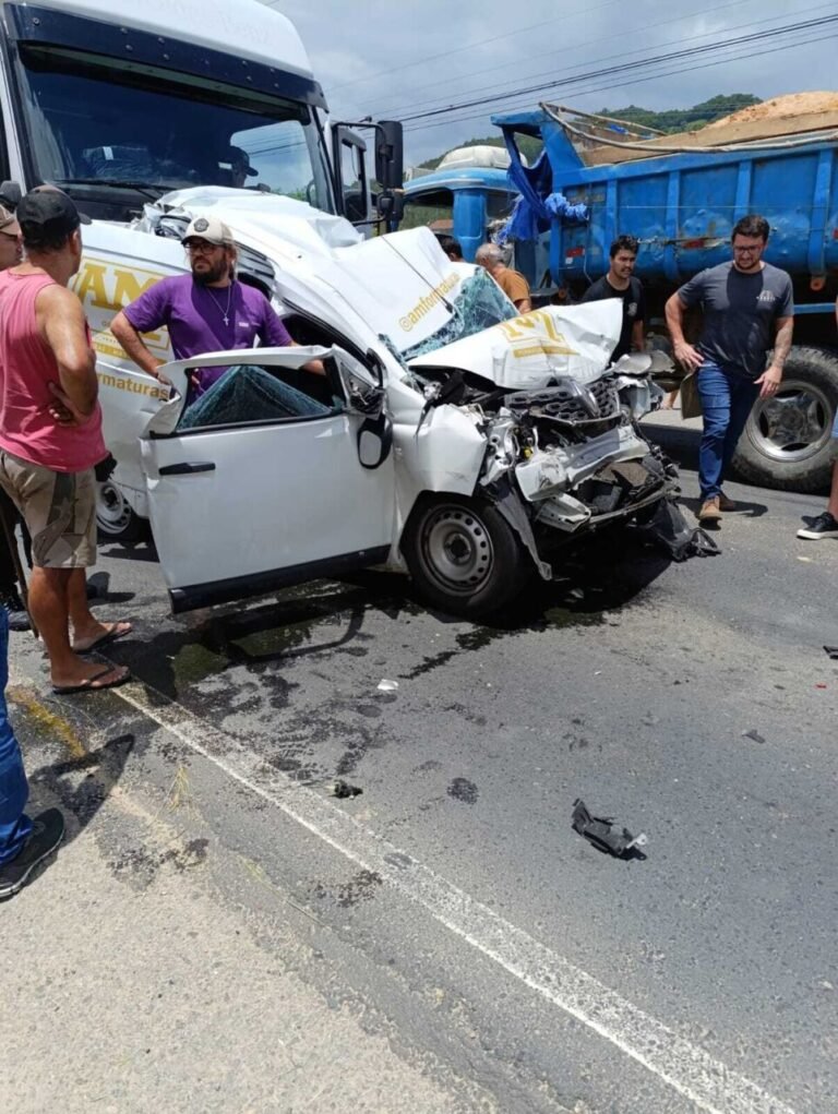 Acidente grave mobiliza bombeiros na SC-370, em Termas do Gravatal