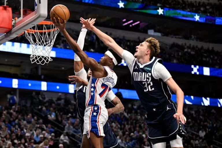 Bloqueio duplo viraliza em vitória dos 76ers sobre os Mavericks na NBA
