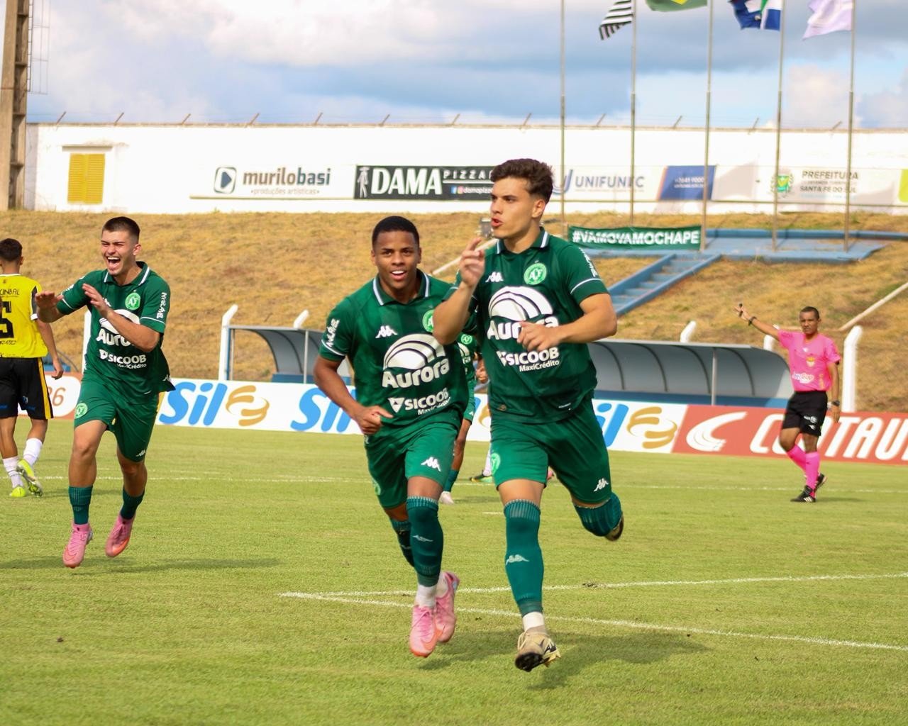 Chap vence na estreia