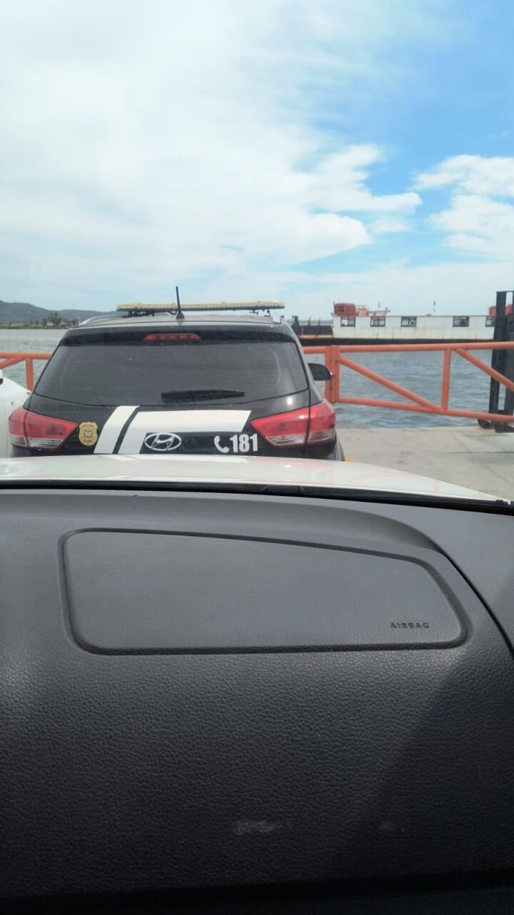 Polícia Civil faz operação contra o tráfico no Farol de Santa Marta