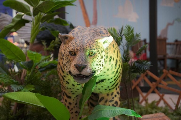 SmartZoo leva safari animatrônico inédito ao Nações Shopping