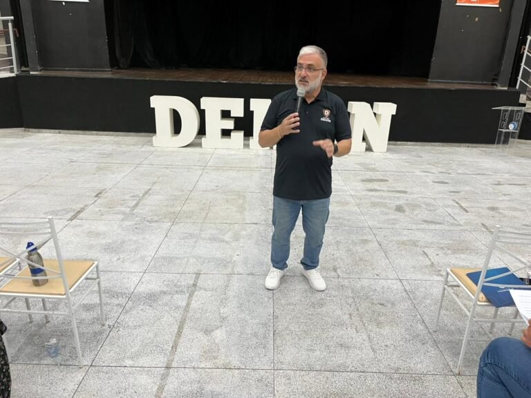 Colégio Dehon inicia 2026 com formação pedagógica e recebe novos professores