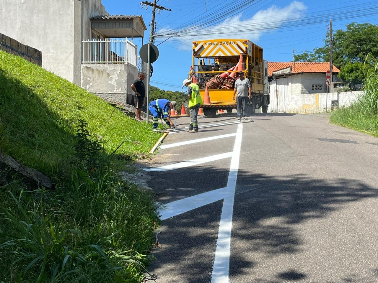 revitalização da sinalização em Laguna