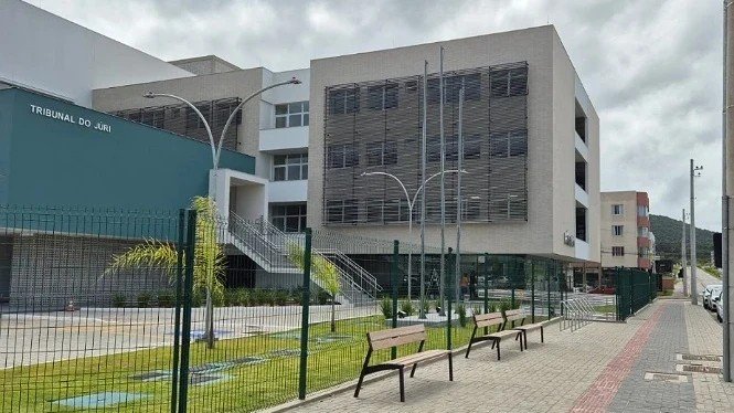 Homem é condenado a mais de 30 anos por homicídio de adolescente em Imbituba